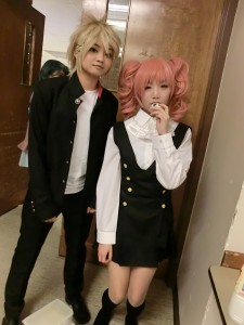 A pair of awesome cosplayers as Banri and Karuta from Inu x Boku SS!